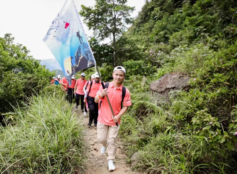 穿越梧桐山